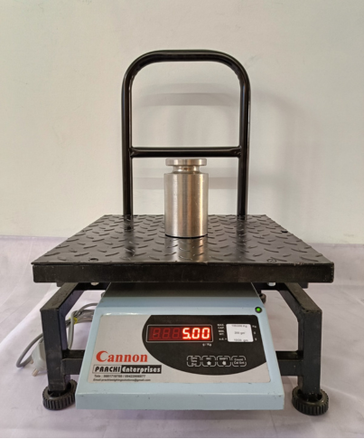 Heavy-duty poultry weighing scale with stainless steel pan